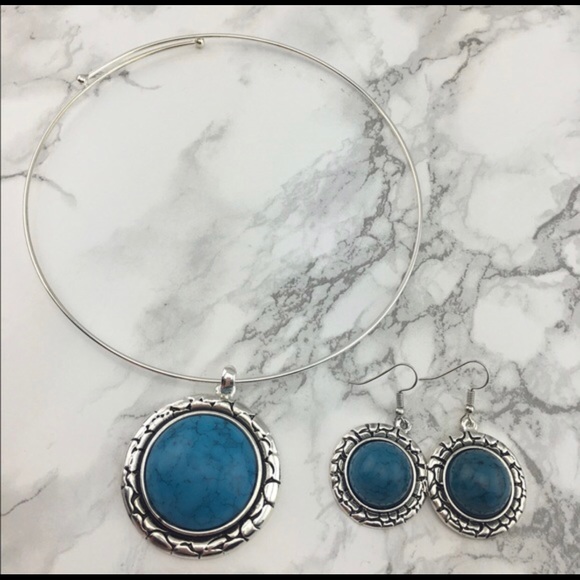 NWT Necklace & Earrings Matching Jewelry Set - Picture 2 of 2